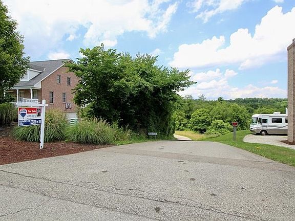 2nd image of 3045 Thomas Jefferson Dr