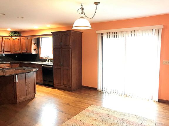 5th image of 53348 Chelle Ln