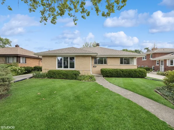 2555 Stratford Ave, Westchester, IL 60154