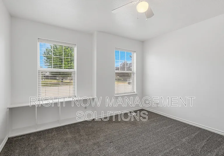 1295 N Blossom Ave — Photo 12