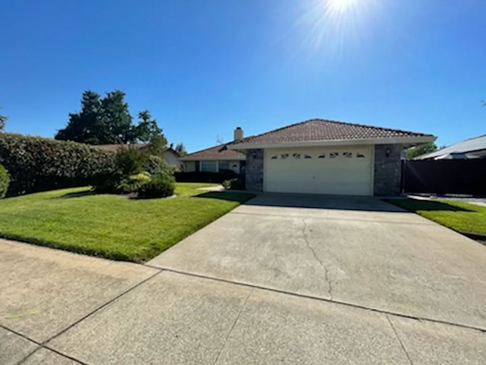 3668 Cherrywood Dr