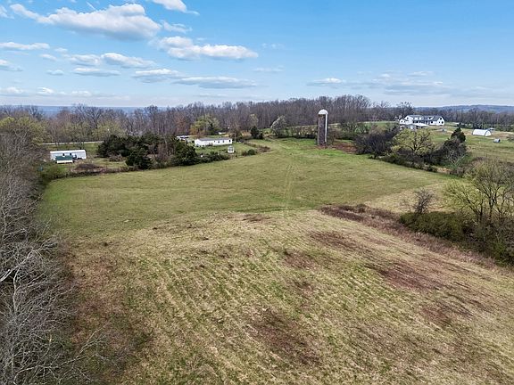 5th image of 4094 Akin Ridge Rd