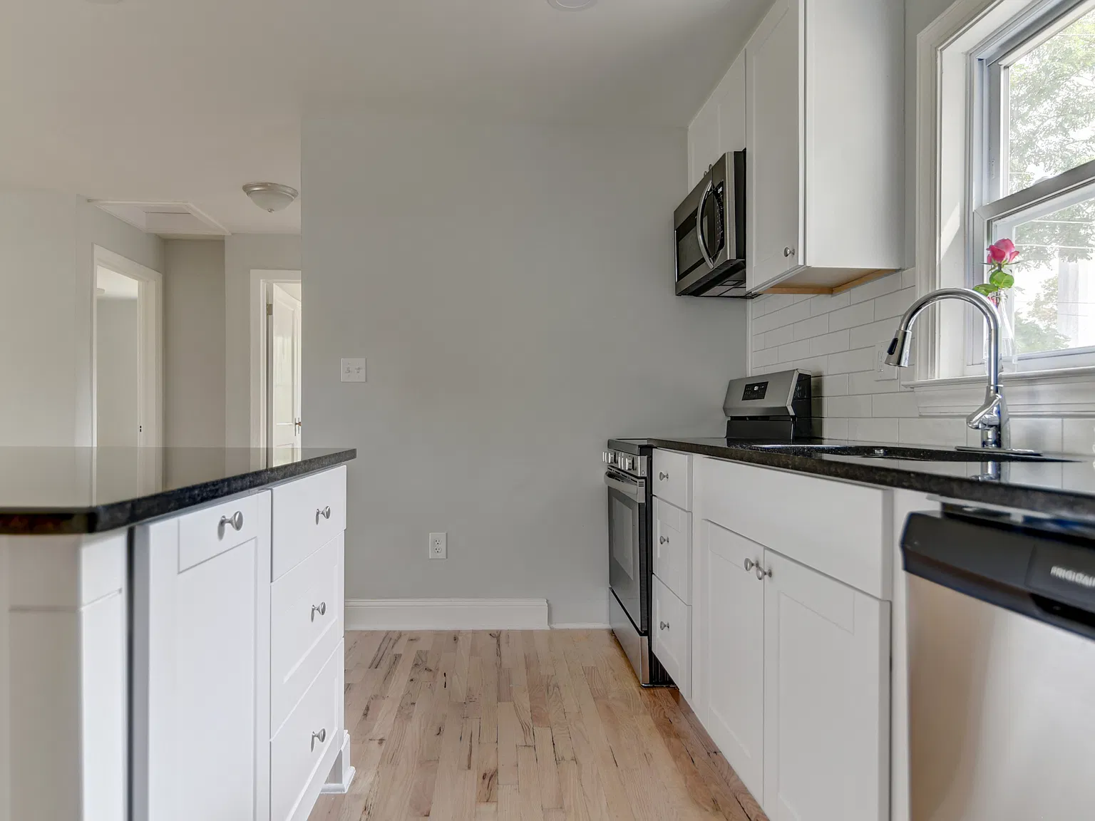 3 bed, 1217 sqft, $1,850 — Photo 4