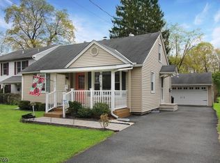 326 Willow Grove St, Hackettstown, NJ 07840