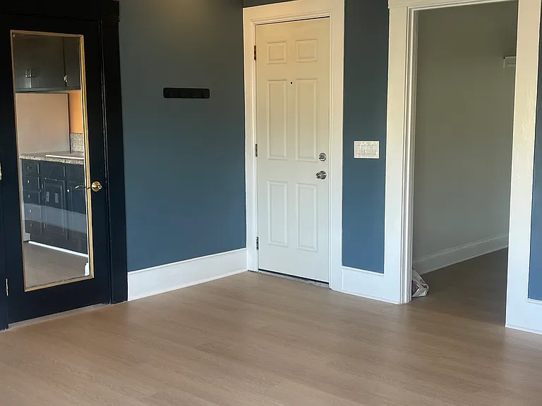 515 E 22nd St #3 — Photo 7