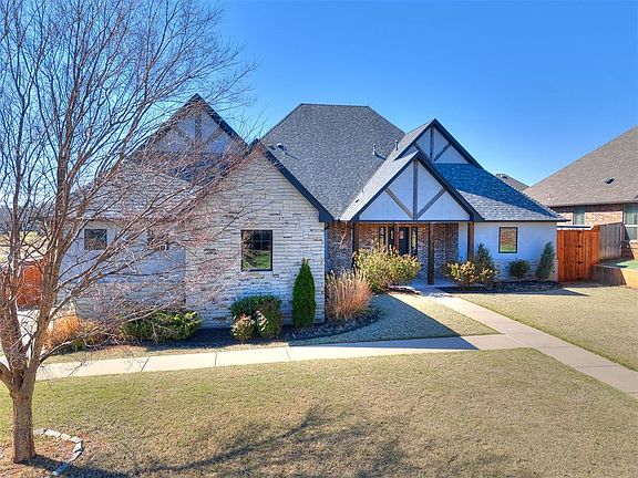 2nd image of 604 Maple Hill Rd