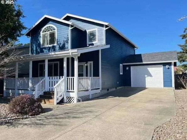 1641 17th St, Florence, OR 97439