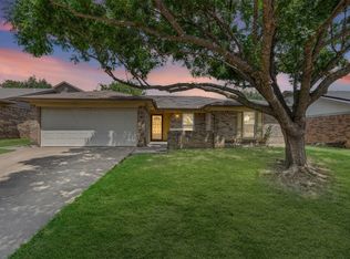 7516 Evergreen Dr, Watauga, TX 76148