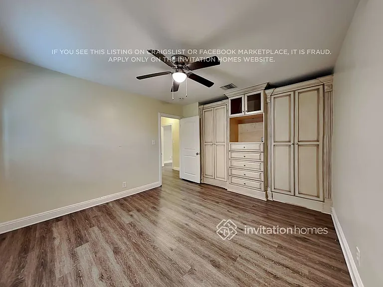 2906 N Frederic St — Photo 10