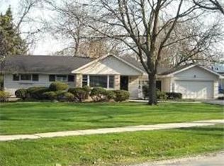 51 Norfolk Ave, Clarendon Hills, IL 60514