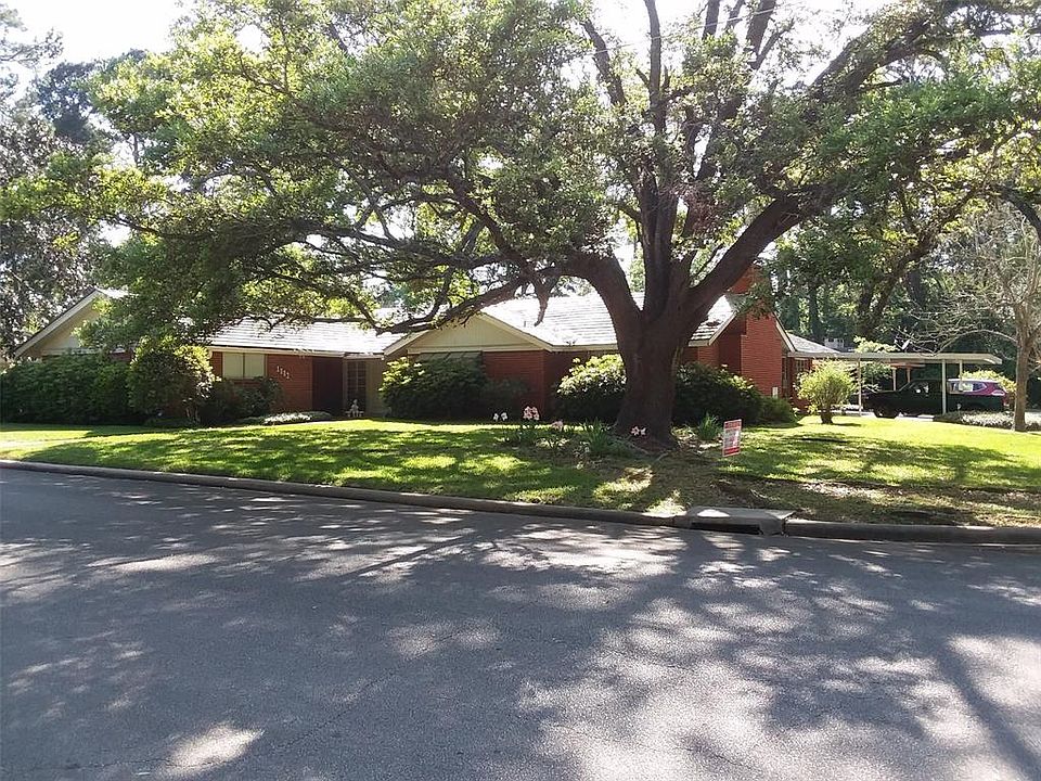 1st image of 1002 S College Ave