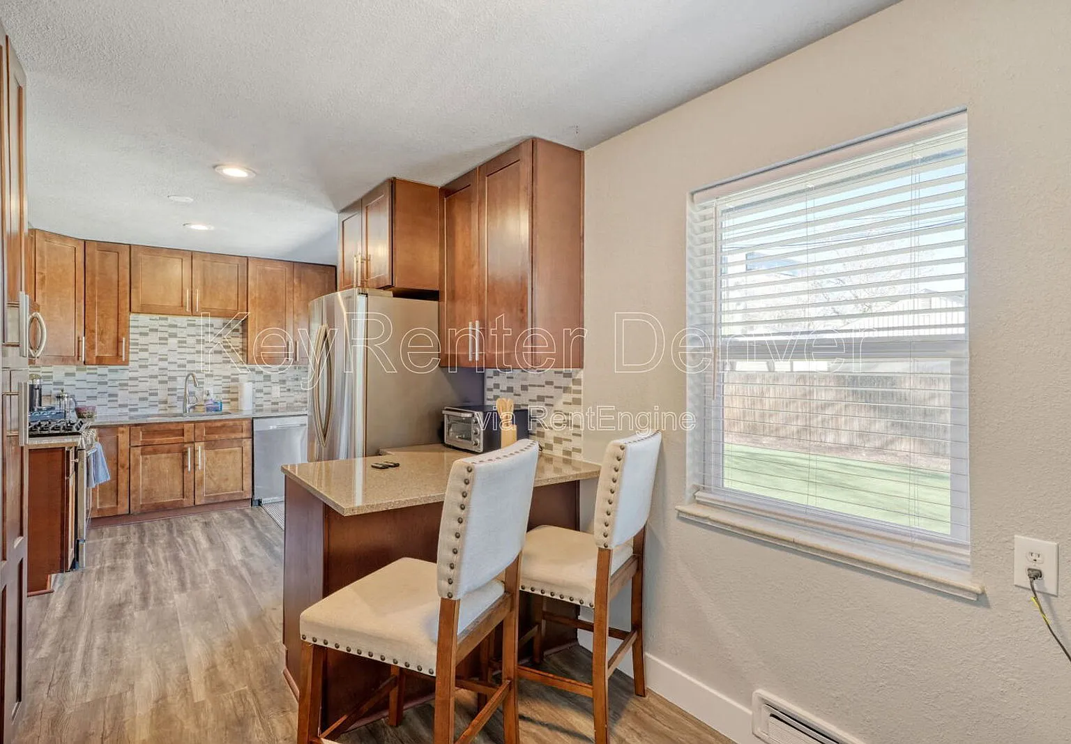 2 bed, 2.5 bath, 1300 sqft, $2,900 — Photo 3