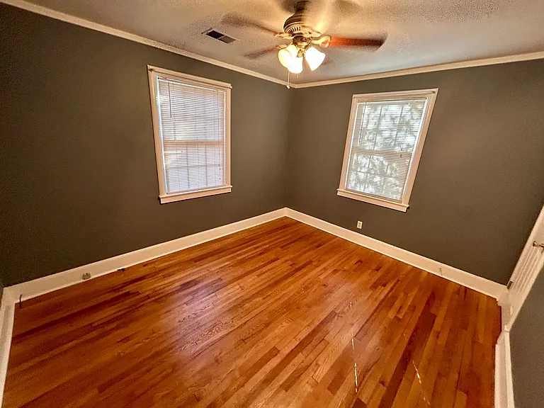 936 W Liberty St — Photo 12