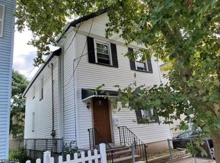 921 Chandler Ave, Roselle, NJ 07203
