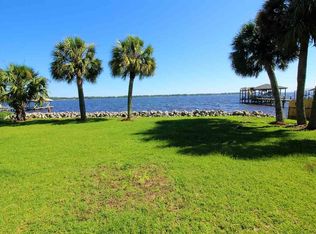 910 Paradise Beach Cir, Pensacola, FL 32506