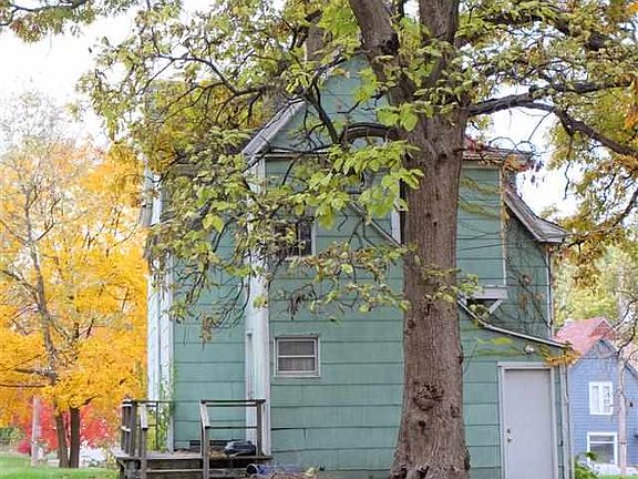 5th image of 1812 N Linn St