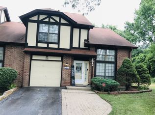 339 Country Ridge Ln, Bloomingdale, IL 60108