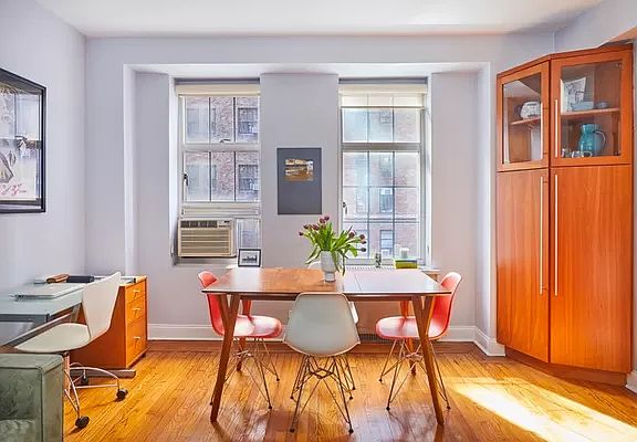 3rd image of 405 W 23rd St APT 3L