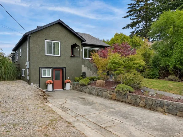 1000 Tattersall Dr, Saanich, BC V8X 2X2