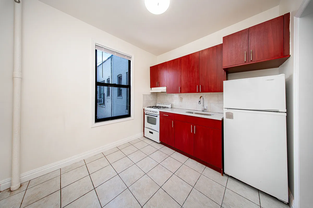 Building Photo - 25-31 36th St #3R