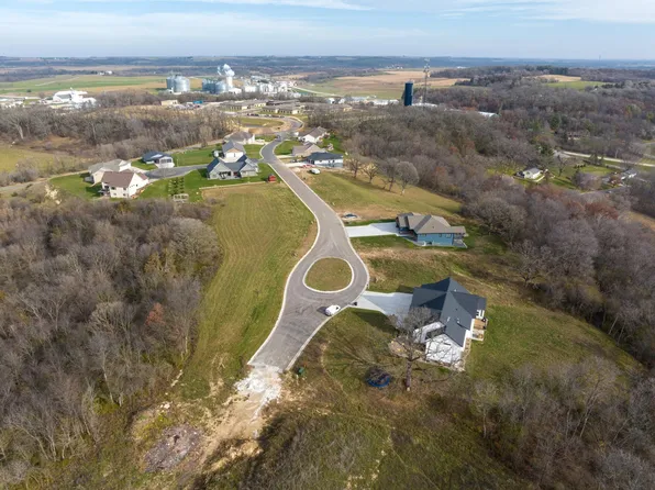 913 Overlook Dr NW, Preston, MN 55965