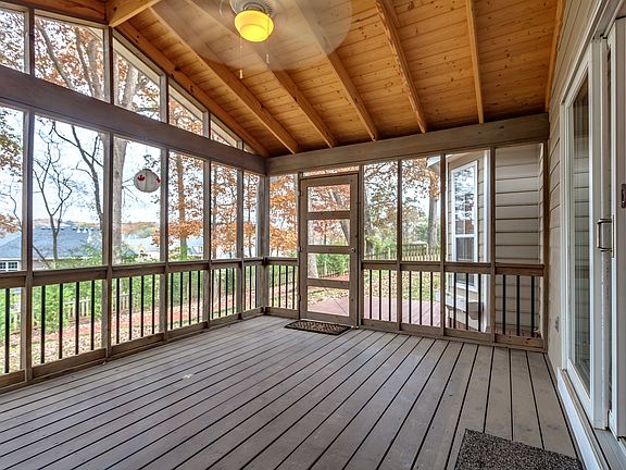 5th image of 1424 Queensbridge Dr #2