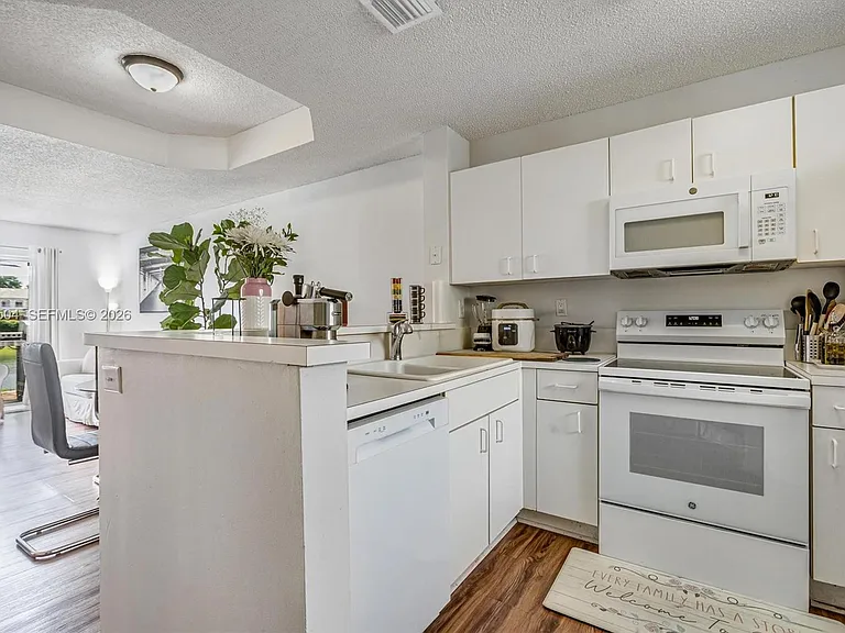 14207 SW 121st Pl — Photo 11