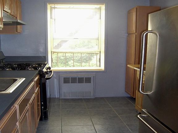 2nd image of 6750 Thornton Pl APT 5B