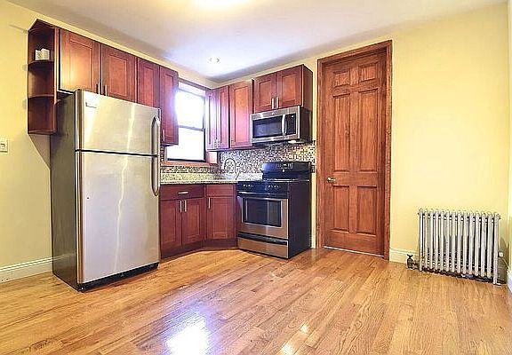 3rd image of 160 Sherman Ave APT 3
