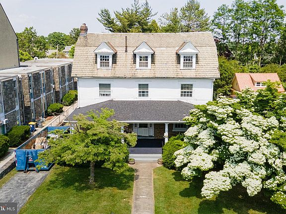 2nd image of 335 Riverview Ave