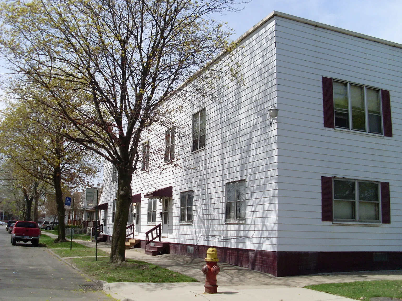 2 bed, 750 sqft, $950 — Photo 2