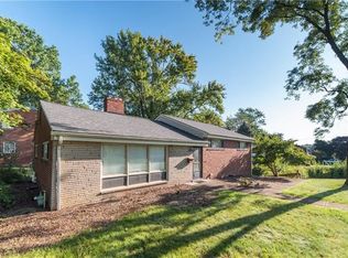 416 Fox Dr, Pittsburgh, PA