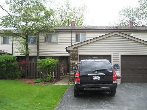1st image of 851 Greenbriar Ln