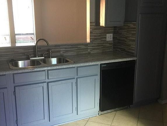 4th image of 1615 Brentwood Dr