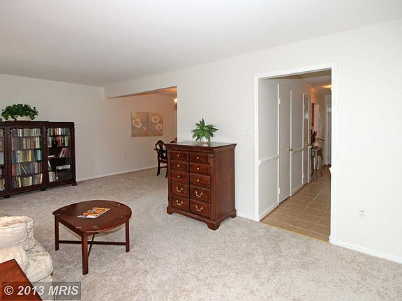 4th image of 9660 Lindenbrook St
