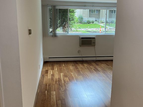 5th image of 2832 Humboldt Ave S #563ac252d