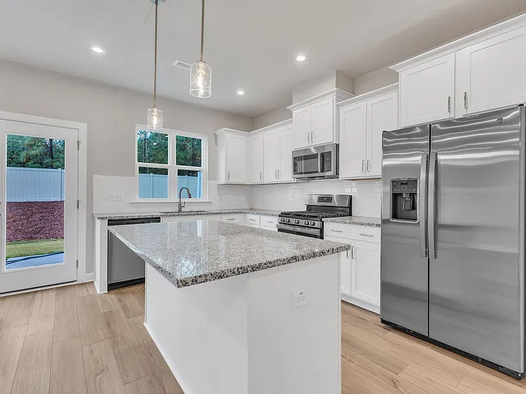 804 Montague Ave — Photo 13