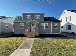 1052 Harrison St, Milton, WV 25541