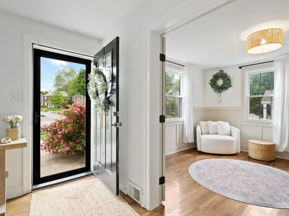 25 Netherwood Dr, Springfield, PA 19064