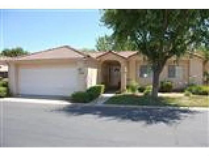 6706 N Chestnut Ave APT 106 photo 1