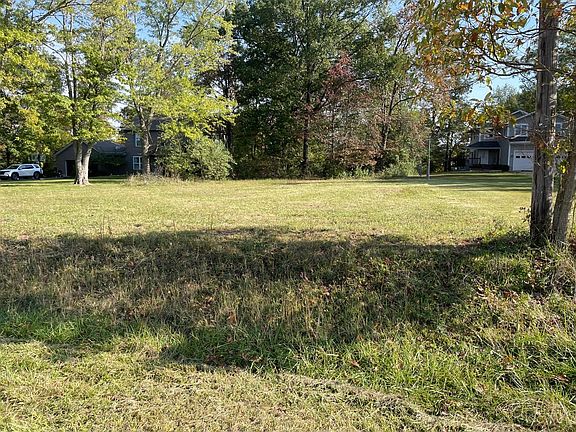 4th image of 10 Bow Dr
