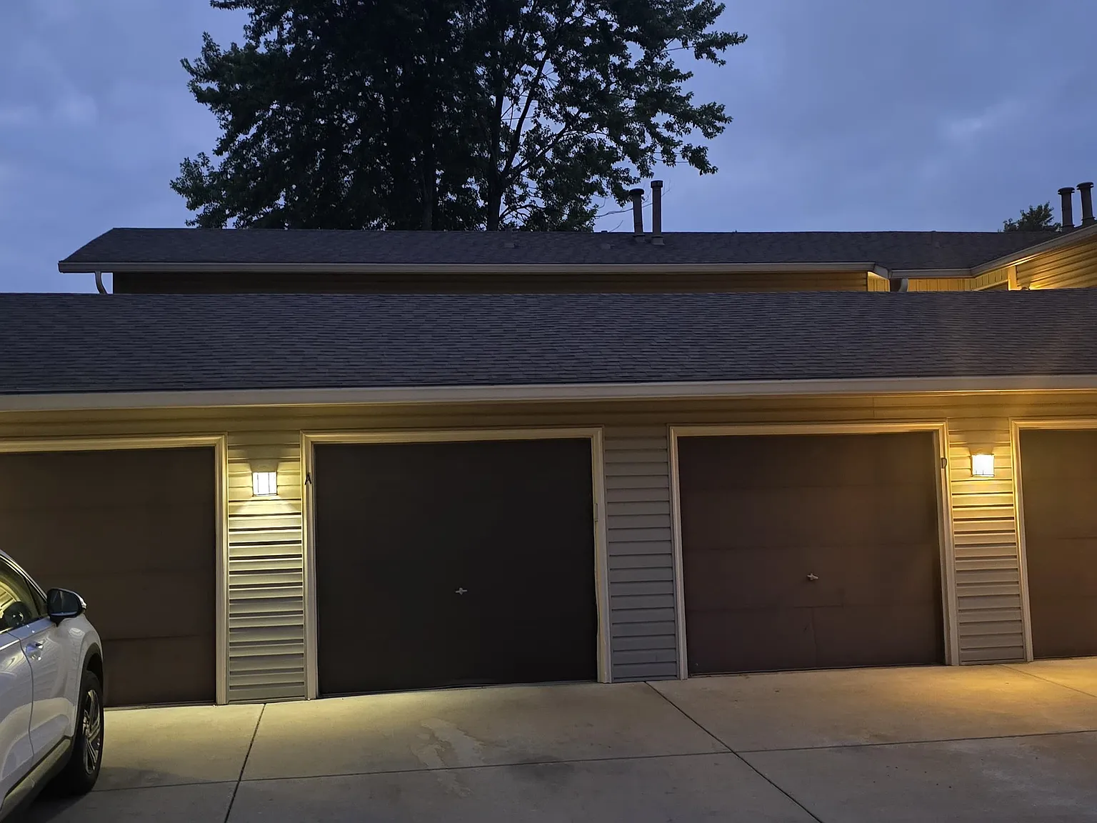 3 bed, 1062 sqft, $2,400 — Photo 1