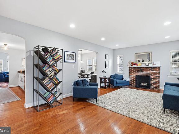 5th image of 31 Milmarson Pl NW