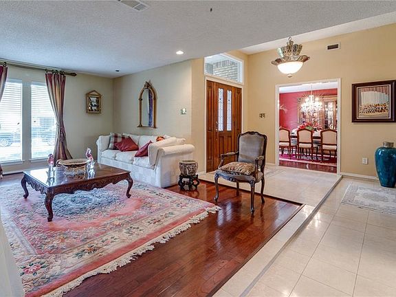 4th image of 6851 Shorecrest Ct