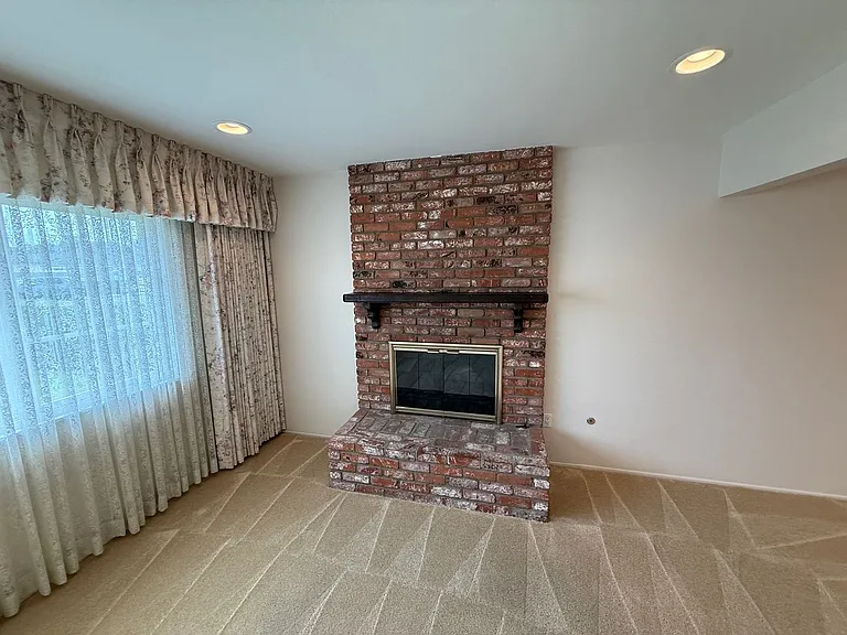 545 Pearson Rd — Photo 8