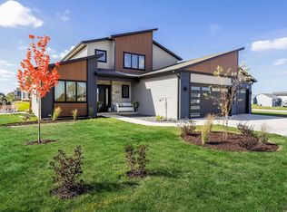 2565 Notre Dame Dr, Fitchburg, WI 53711