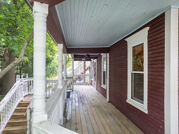 3rd image of 11 East Washington Street