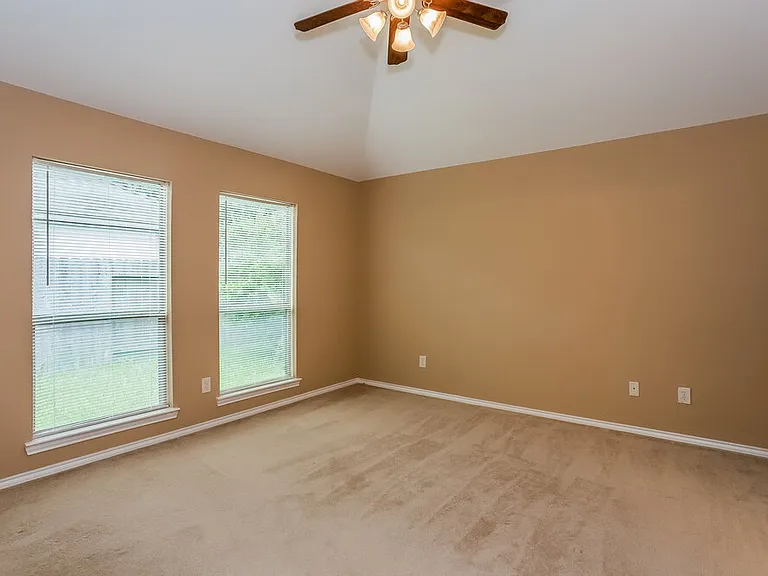 16531 Strathmore Manor Ln — Photo 10