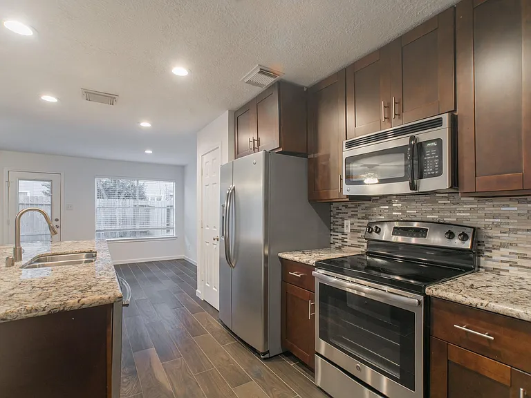 226 Blushwood Pl — Photo 13