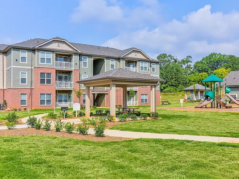 Cambridge Oaks II Apts — Photo 2